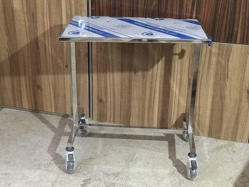 میز وسایل جراحی + فروش استثنایی 2