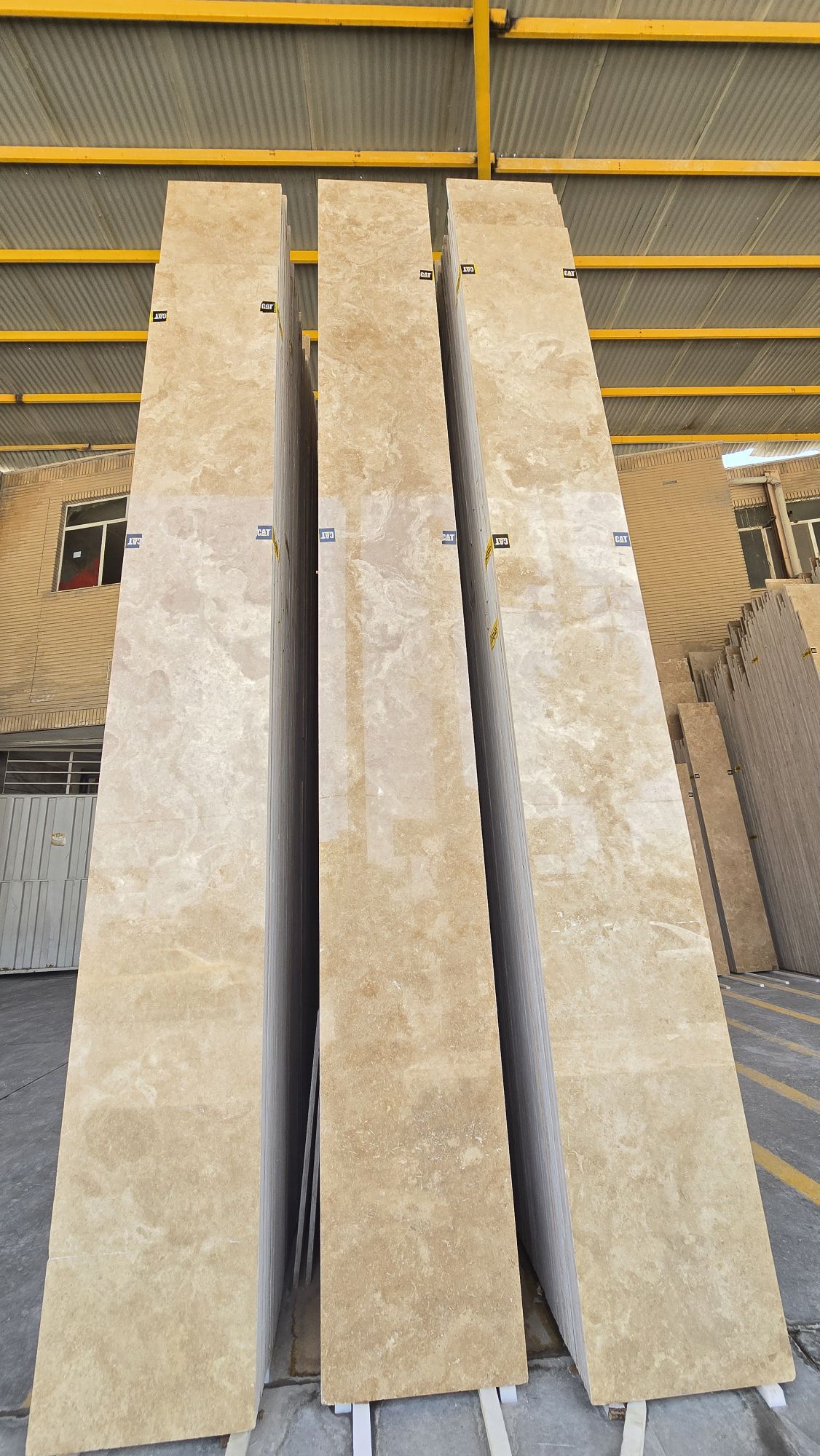 قیمت خرید مستقیم تراورتن عسلی نما ازکارخانه اصفهان + فروش عمده 4