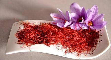 زعفران پودر شده در بسته‌ بندی وکیوم 2