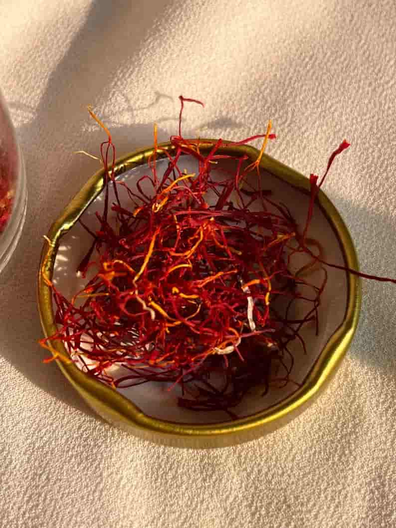 زعفران ممتاز سحرخیز با عطر دل‌ انگیز اصیل ایرانی 2