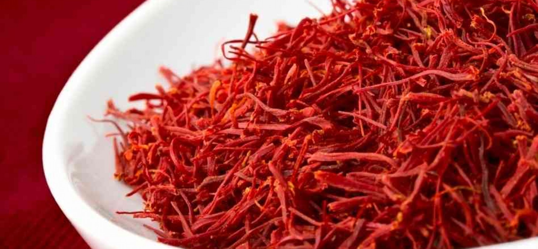 زعفران قائنات با رنگ‌ دهی طبیعی و عطر ملایم 3