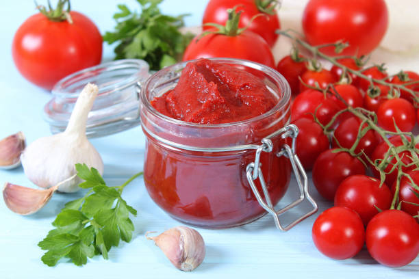 رب گوجه‌ قوطی در بسته بندی های ۲۰۰ گرم تا ۸۰۰ گرم استاندارد 3