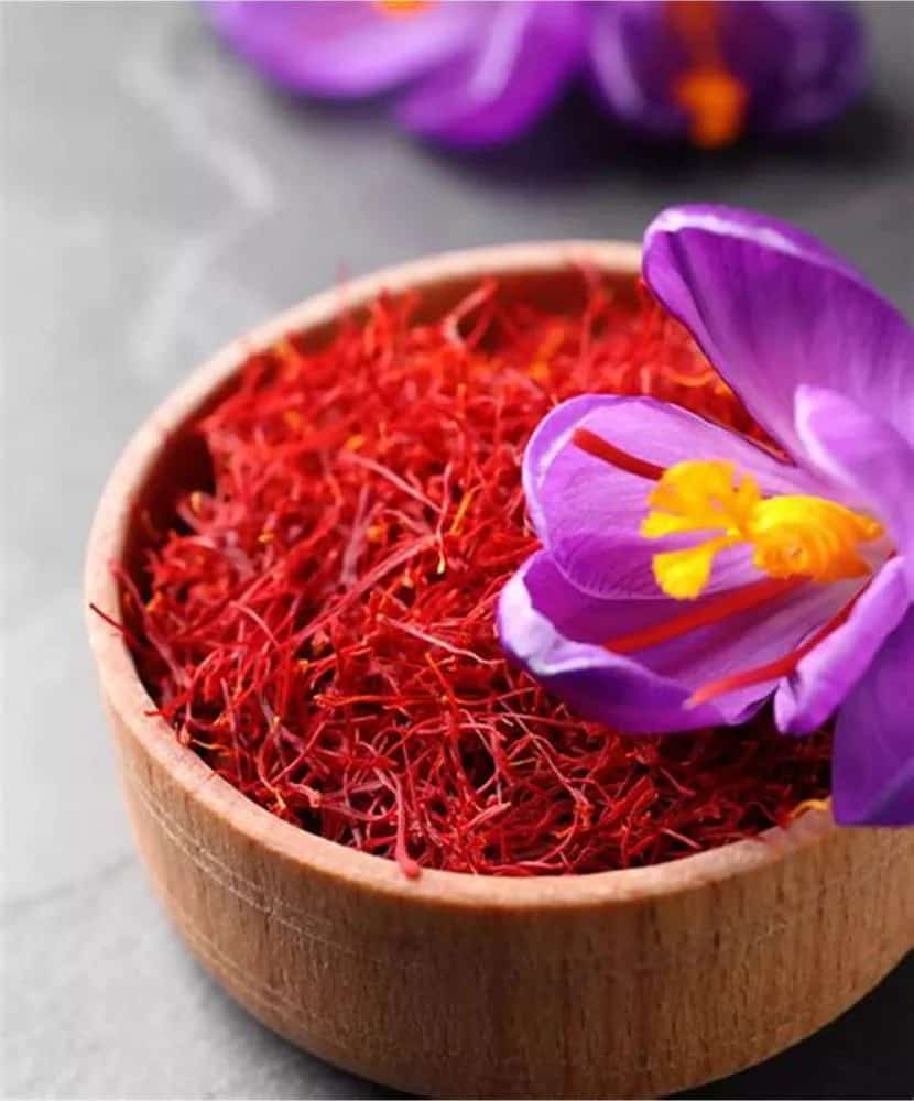 زعفران ممتاز مشهد با رنگ طبیعی مشخص 4