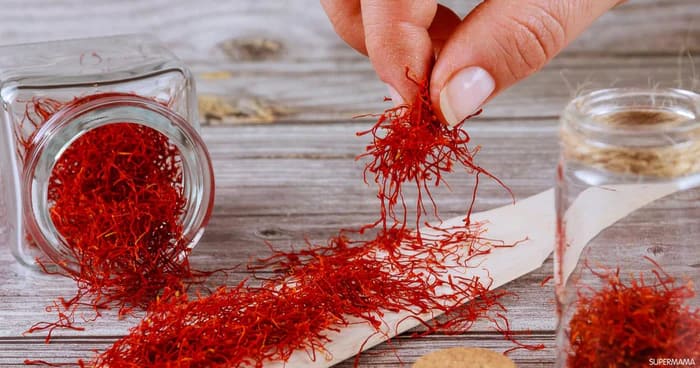 زعفران طلایی ایران دارای رشته های قرمز و بلند