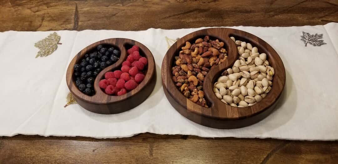 آجیل‌خوری دکوری چوبی با فرم ارگانیک و رنگ طبیعی 2