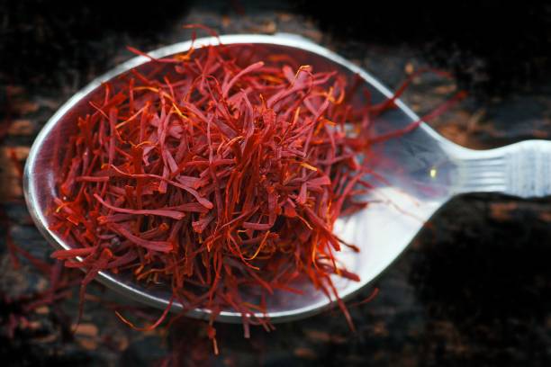 زعفران درجه یک صادراتی با کیفیتی ماندگار و عطری دلنشین 2