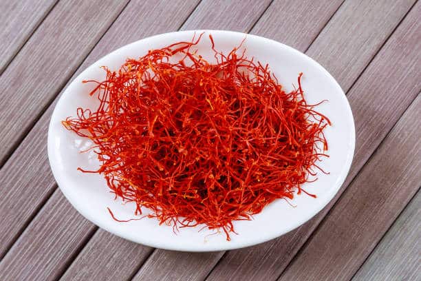 زعفران پوشال معمولی با عطر دل‌ انگیز و رنگ طبیعی 3