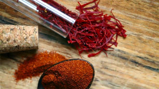 زعفران پوشال معمولی با عطر دل‌ انگیز و رنگ طبیعی 4
