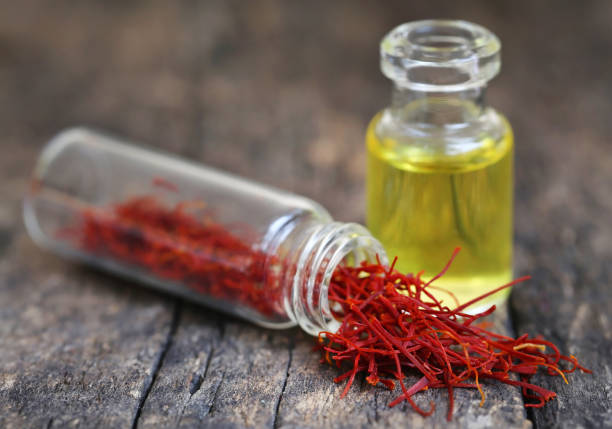 زعفران رشته ای درجه یک با عطر ناب و رنگ‌ دهی فوق‌ العاده 2