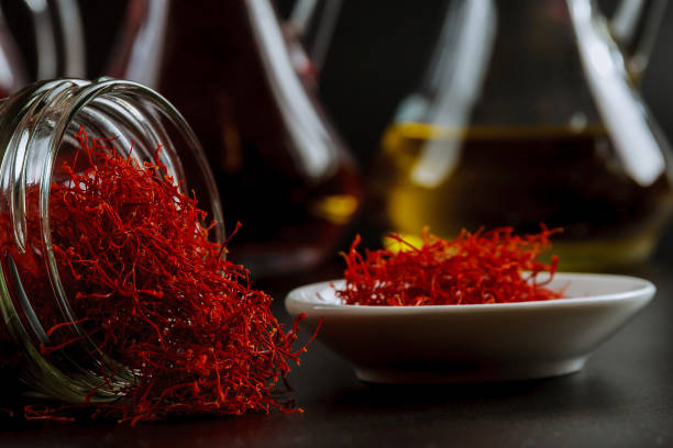 زعفران رویال سرخ مناسب هدیه و مصرف حرفه‌ ای 2