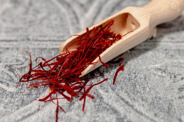 زعفران رویال سرخ مناسب هدیه و مصرف حرفه‌ ای 4