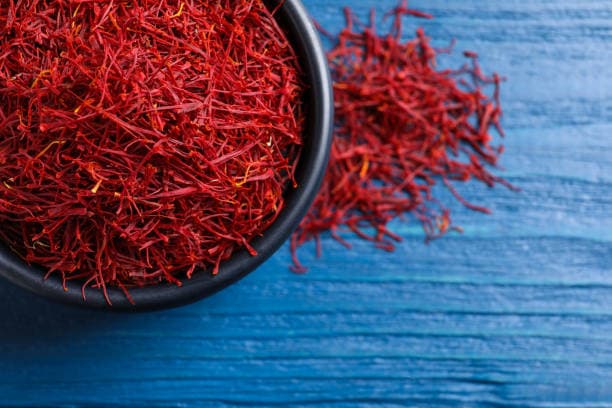 زعفران سرگل ممتاز با رنگ‌ دهی قوی و عطر اصیل ایرانی 3