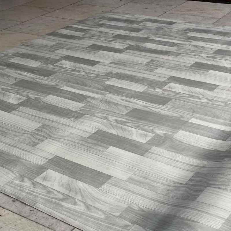 کفپوش PVC پشت نمدی + مناسب خانه‌های کم‌تردد 2
