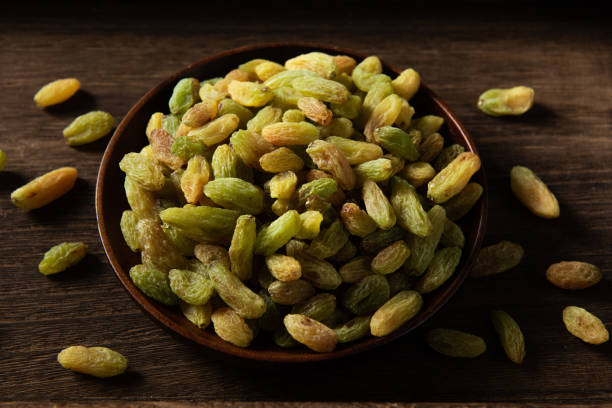 کشمش سبز سایه خشک دارای کیفیت ممتاز و رنگ درخشان