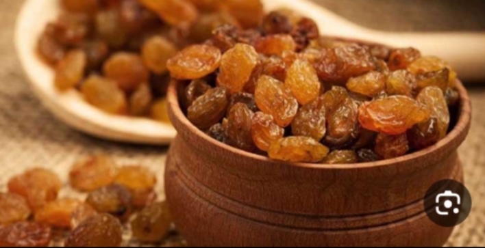 خرید کشمش تیزابی تاکستان + راهنمای انتخاب کشمش باکیفیت 4