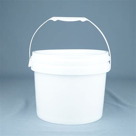 خرید عمده سطل ۹ لیتری پلاستیکی خط دار جهت صادرات 3
