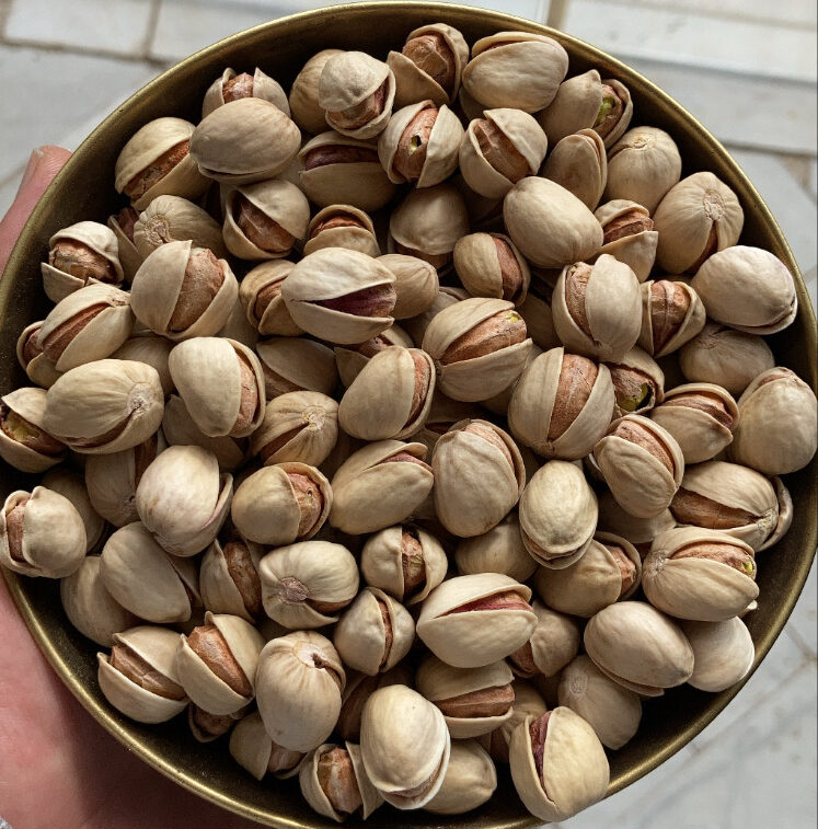 پسته فندقی خندان اعلا + محصولی مناسب تجارت عمده + قیمت و خرید عمده