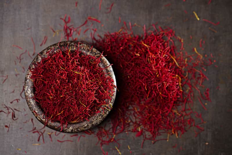 زعفران نگین تربت مرغوب برای آشپزی و شیرینی پزی