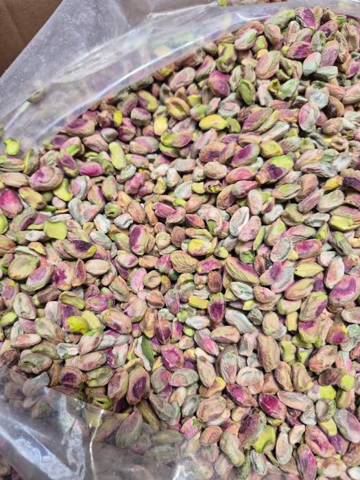مغز پسته احمد آقایی + محصولی ارزشمند برای صنایع غذایی + قیمت و خرید عمده