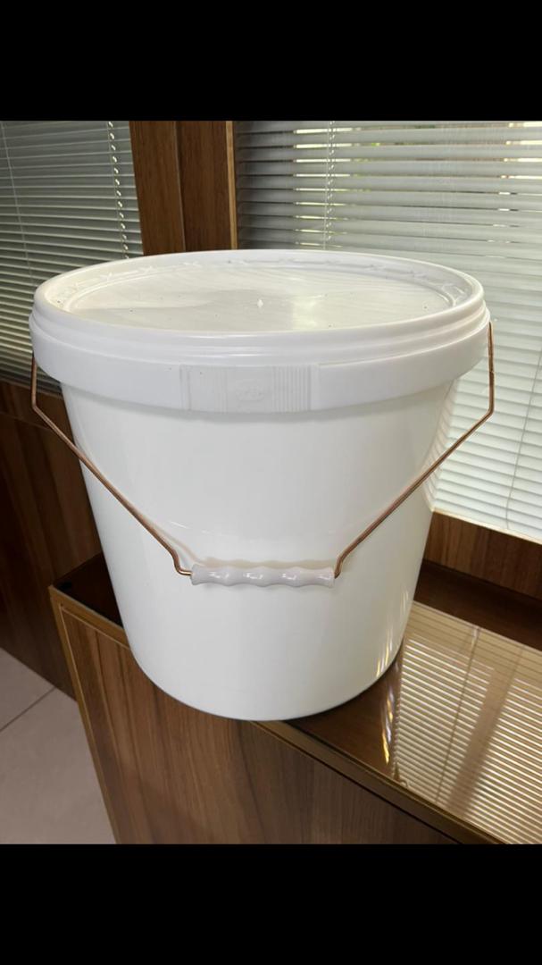خرید سطل گرد پلاستیکی ۱۴ لیتری لبه دار با تخفیف 2