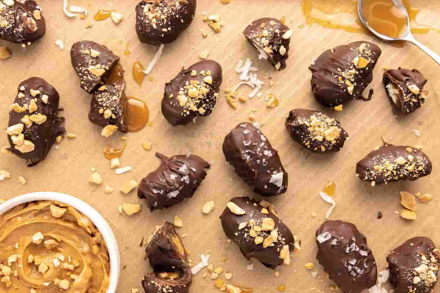 خرما شکلاتی قالبی با قابلیت عرضه در وزن های گوناگون
