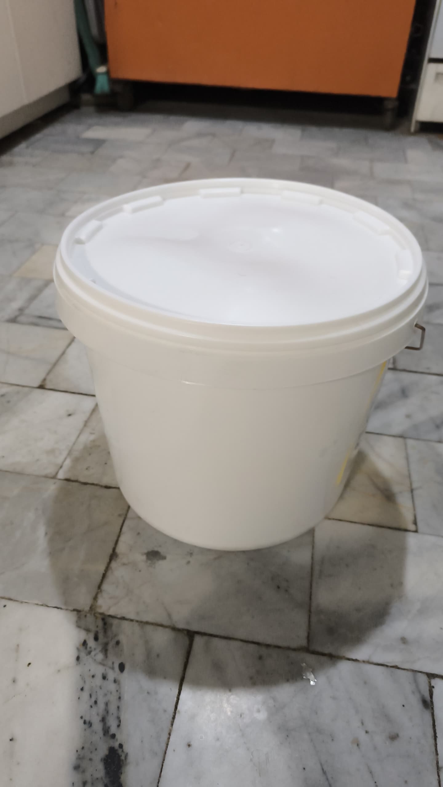 فروش سطل پلاستیکی گرد ۱۰ لیتری ساده + تحویل درب کارخانه 6