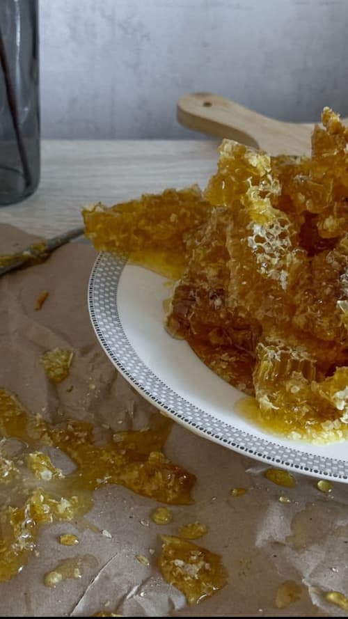 خرید ارزان عسل چند گیاه + ارسال فوری 3
