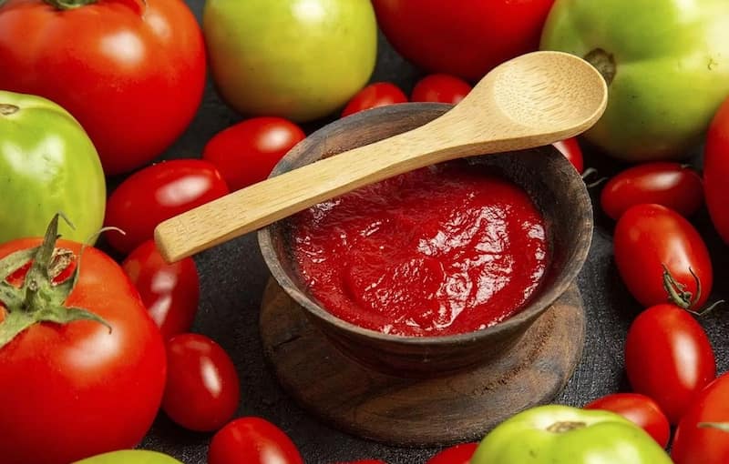 رب گوجه فرنگی خوب با رنگ قرمز طبیعی