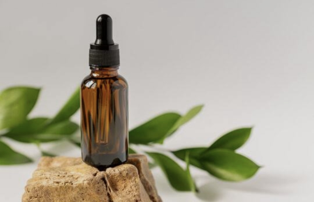 بطری قطره چکان دارویی شیشه ای قهوه‌ای روغن آرادمِد 5