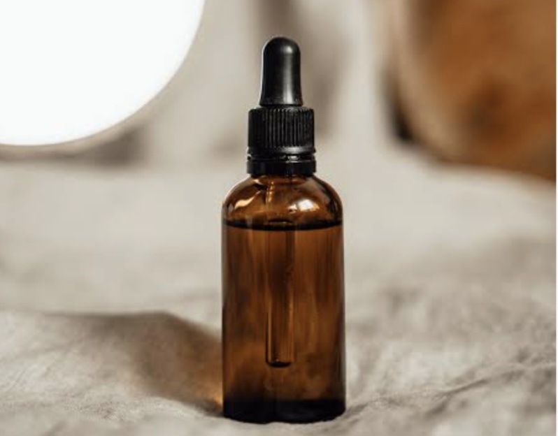 بطری قطره چکان دارویی شیشه ای قهوه‌ای آرادمِد 2