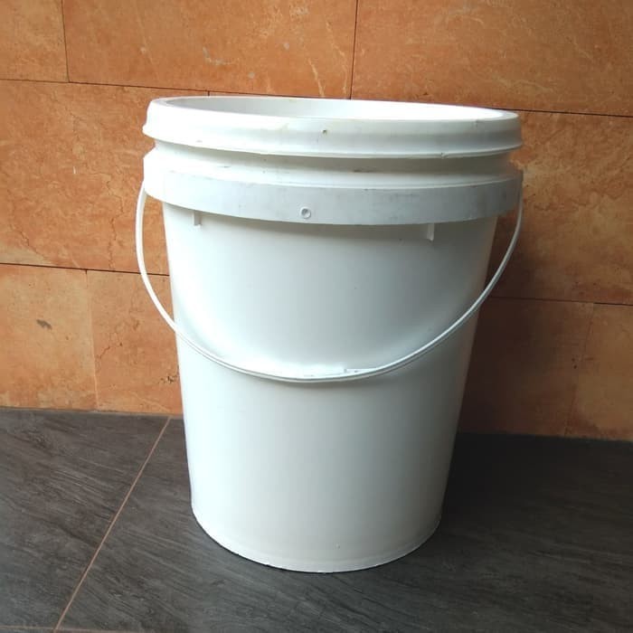 خرید سطل ۱/۵ لیتری پلاستیکی گرد از درب کارخانه 2