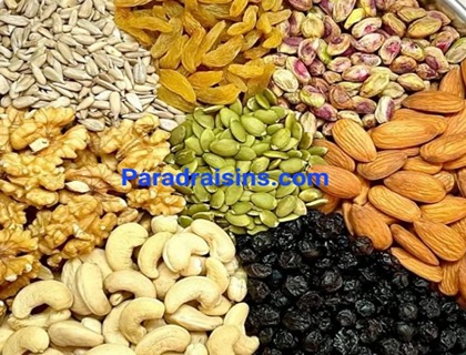 قیمت کشمش سبز در کنار آجیل های خوشمزه